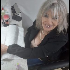 Meet your Posher, Sharon